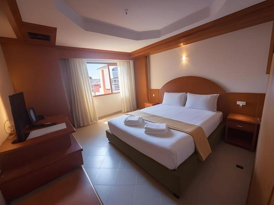 Hack Patong Beach Hotel Værelse billede