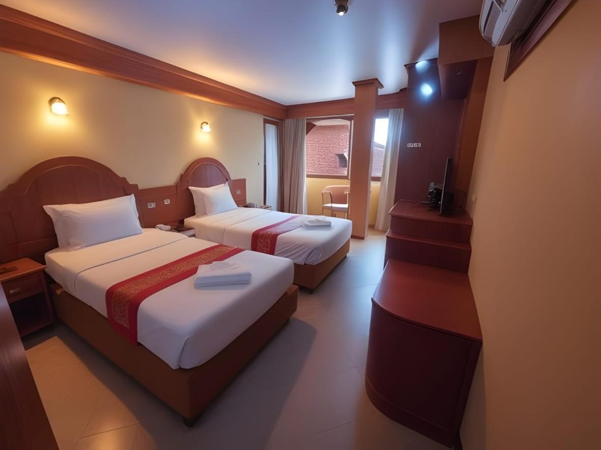 Hack Patong Beach Hotel Værelse billede